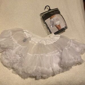 Leg Avenue White Ruffled Petticoat
